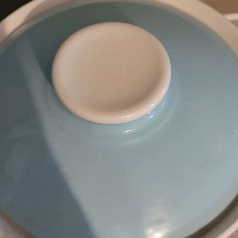 Final! Vintage 50's Pottery Crock with Lid - Picture 3 of 8